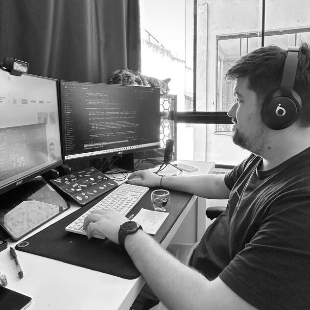 Lucas Quadros — engenheiro de software em ambiente de desenvolvimento